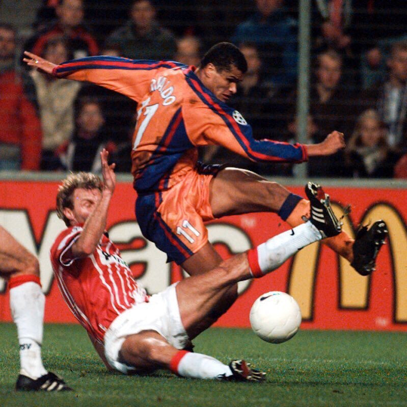 Koszulka Piłkarska FC Barcelona 1997/1998 Away Cup Retro