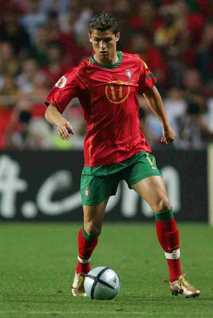 Piłkarski Komplet Strój Dziecięcy Portugalia 2004 Home Retro