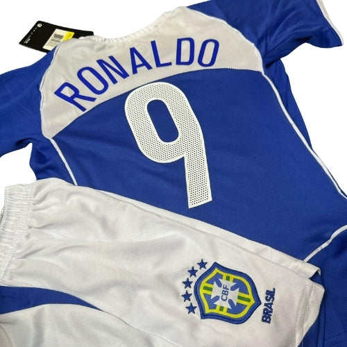 Piłkarski Komplet Strój Dziecięcy Brazylia 2004 Away Retro