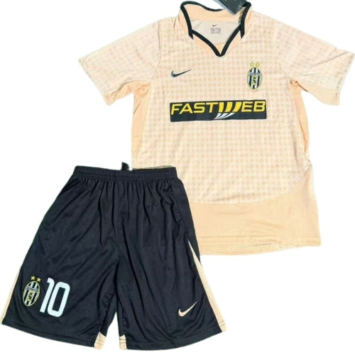 Komplet Piłkarski Dziecięcy Juventus Turyn 2003/2004 Away Retro