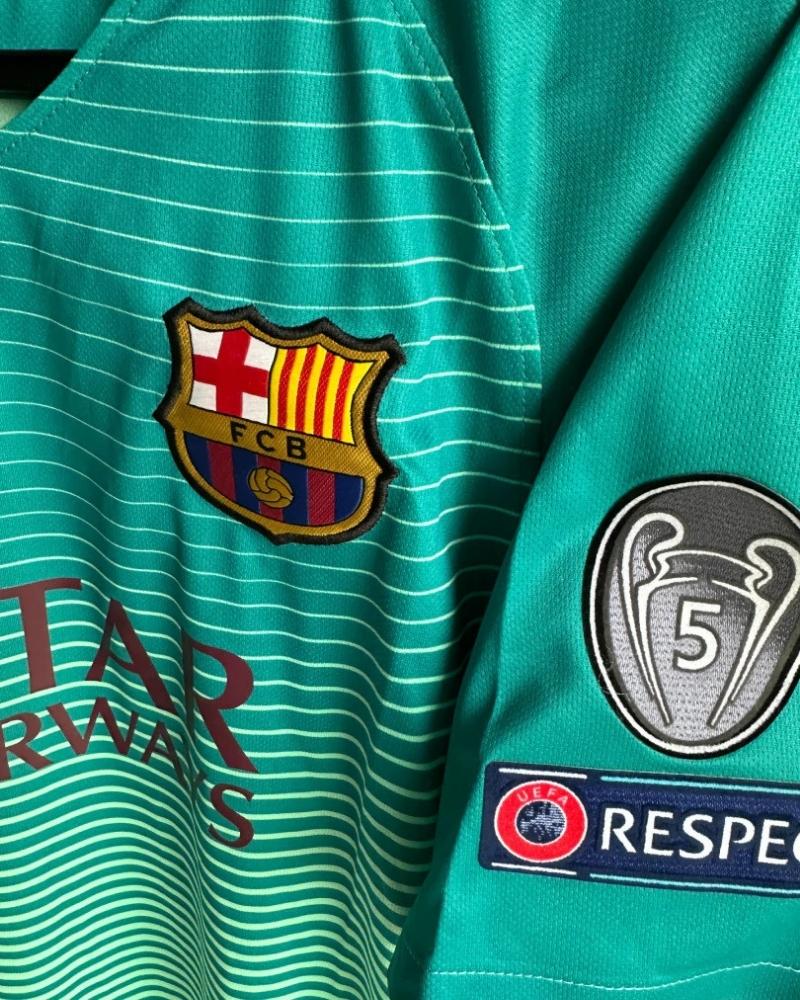 Koszulka_Pikarska_FC_Barcelona_20162017_3rd_Retro