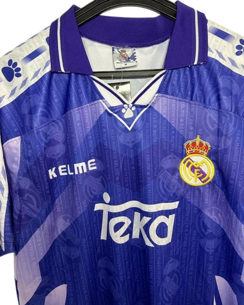 Koszulka_Pikarska_Real_Madryt_19961997_Away_Retro