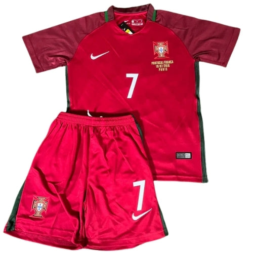 Piłkarski Komplet Strój Dziecięcy Portugalia 2016 Home Retro