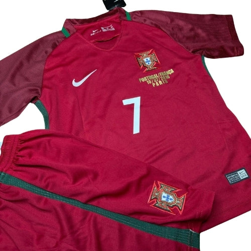 Piłkarski Komplet Strój Dziecięcy Portugalia 2016 Home Retro