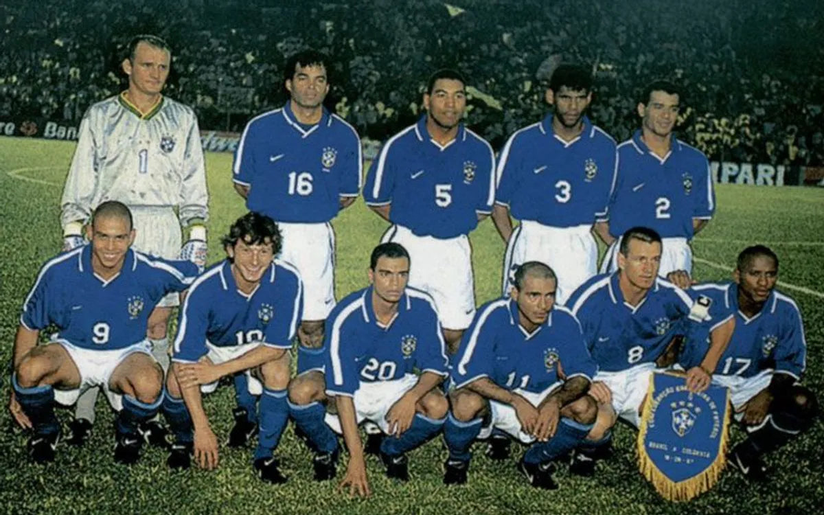 Piłkarski Komplet Strój Dziecięcy Brazylia 1997 Away Retro