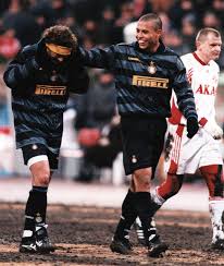 Koszulka Piłkarska Inter Mediolan 1997/1998 UEFA Cup Final Retro