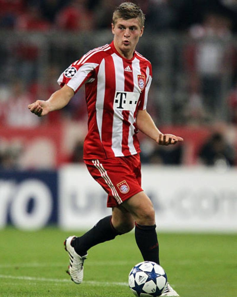 Koszulka Piłkarska Bayern Monachium 2010/2011 Home Retro