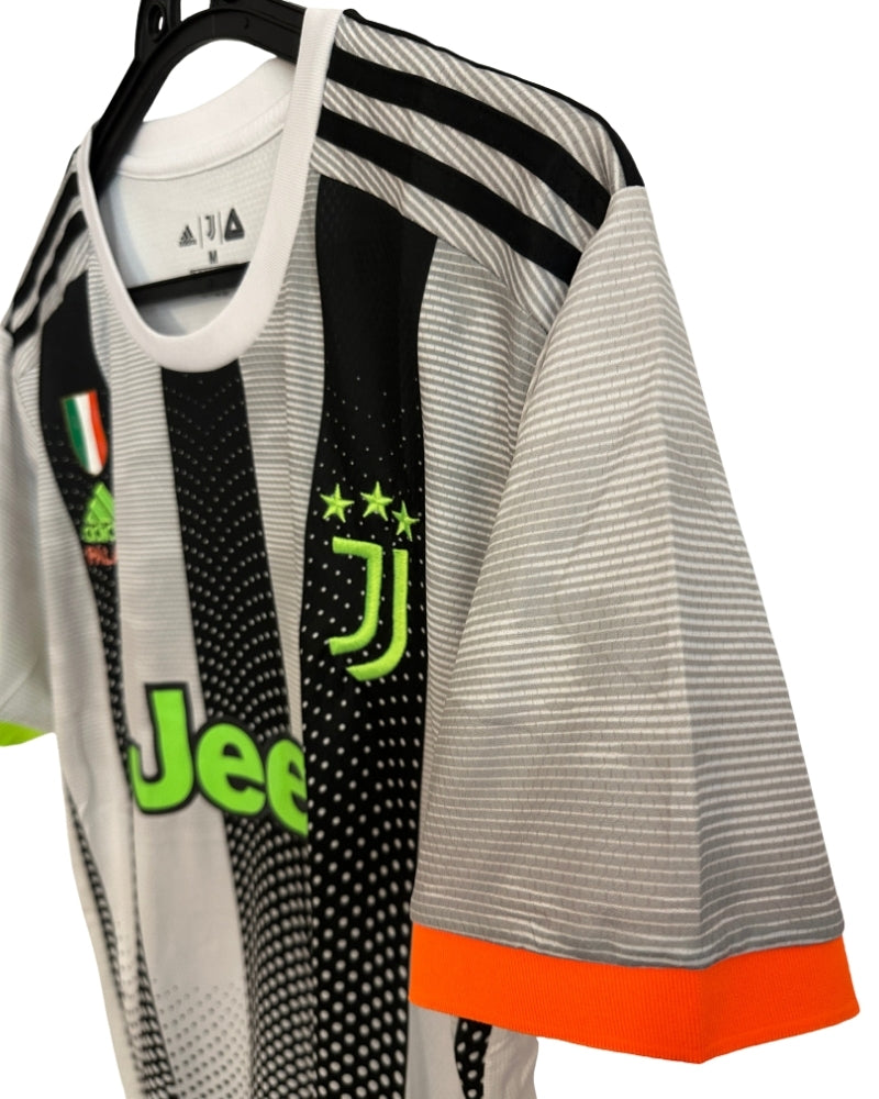 Koszulka Piłkarska Juventus Turyn 2019/2020 4th Retro