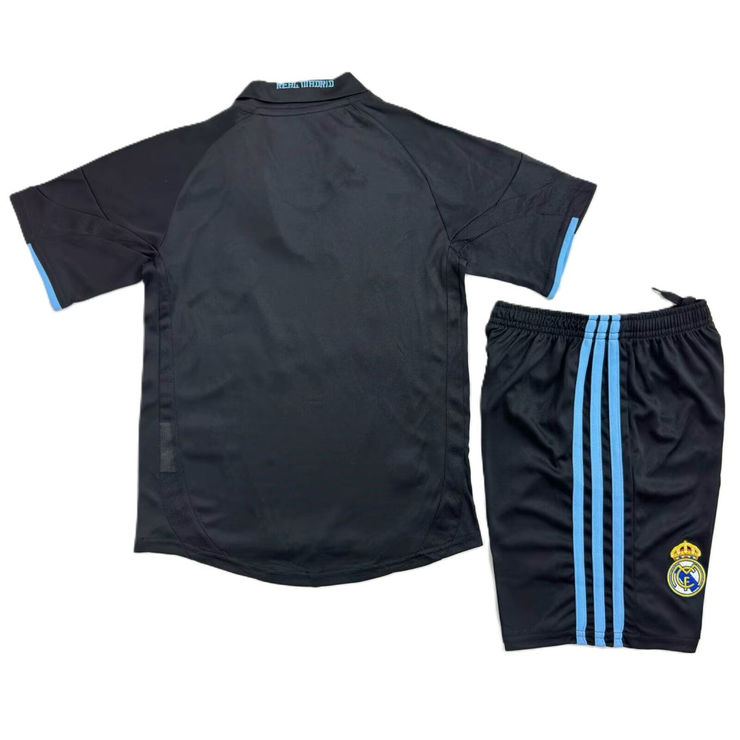 Komplet Piłkarski Dziecięcy Real Madryt 2009/2010 Away Retro