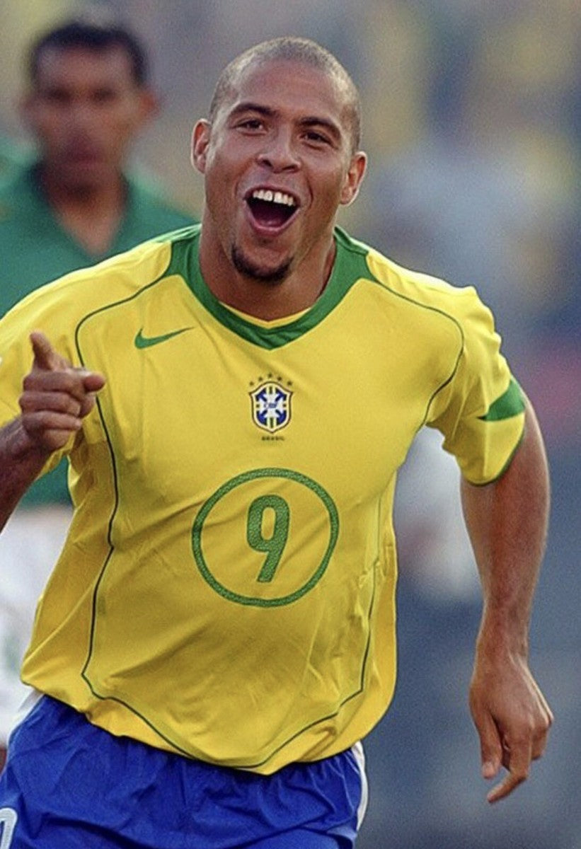 Piłkarski Komplet Strój Dziecięcy Brazylia 2004 Home Retro